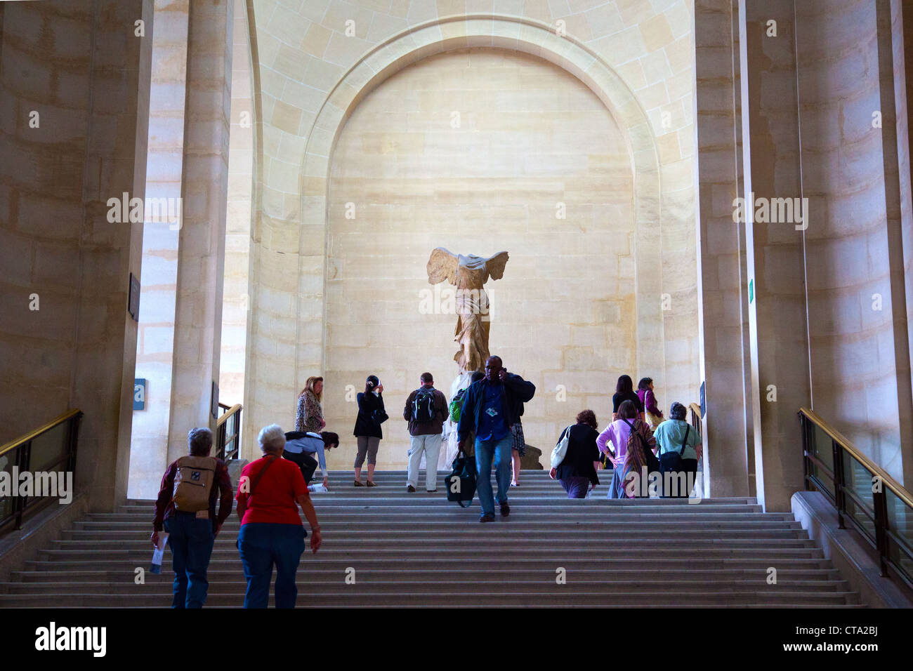 Treppe zum Winged Sieg von Samothrace in das Musée du Louvre in Paris Frankreich Stockfoto
