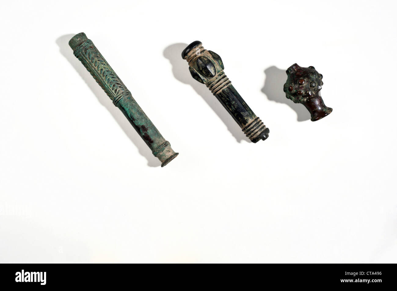 3 werfen Bronze Knüppel Köpfe Bronzezeit ca. 2. Jahrtausend v. Chr. Stockfoto