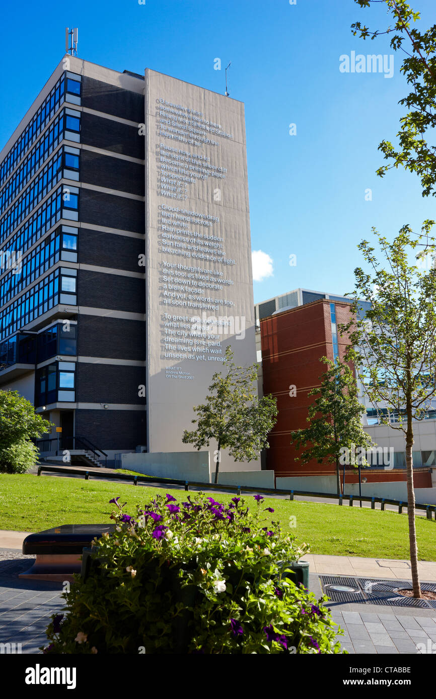 Sheffield Hallam University, Gedicht "Was wäre, wenn..." auf der Seite der Owen Bau Stockfoto