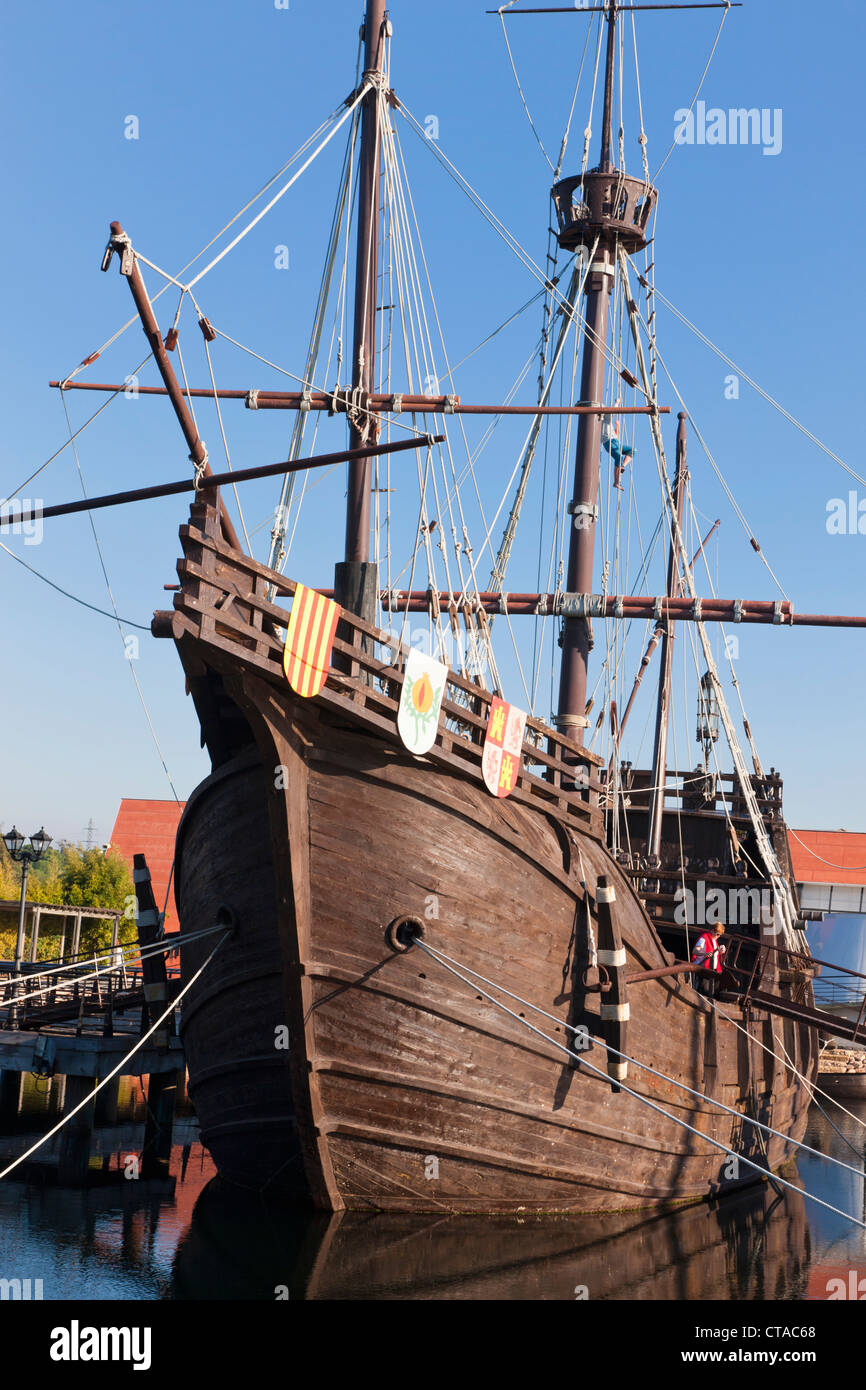 Nachbauten von Schiffen, die Columbus nach Amerika in an der Wharf der Karavellen, Palos De La Frontera, Provinz Huelva, Spanien segelte Stockfoto