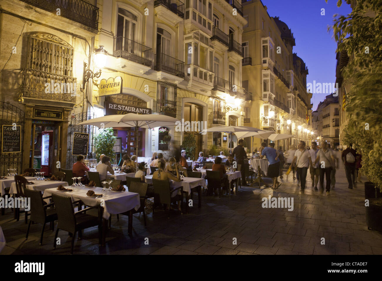 Restaurant El Generalife in einer Gasse in den Abend, Valencia, Spanien, Europa Stockfoto