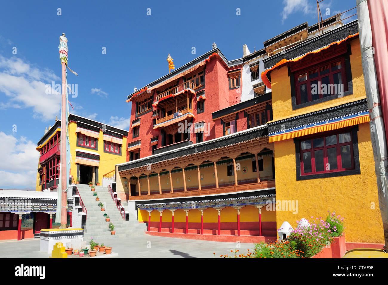 Innenhof, Kloster Thikse, Thikse, Leh, Tal des Indus, Ladakh, Jammu und Kaschmir, Indien Stockfoto