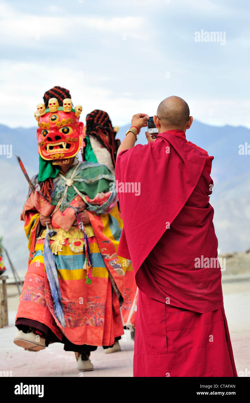 Mönch, Aufnahmen bei Maskentanz beim Kloster Festival, Phyang, Leh, Tal des Indus, Ladakh, Jammu und Kaschmir, Indien Stockfoto