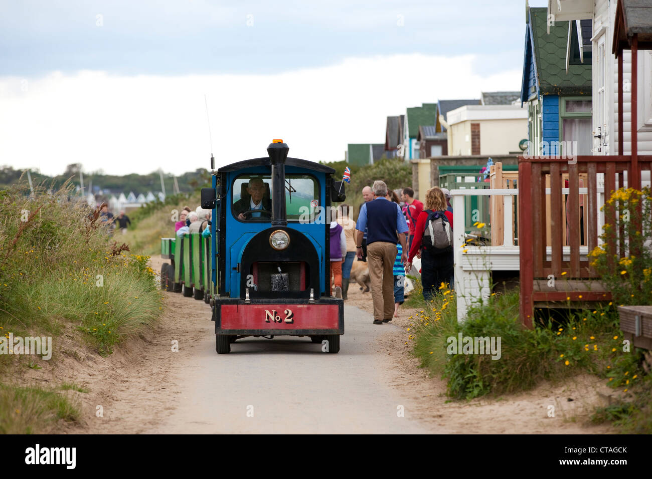 Land-Zug auf der Mudeford Sandbank, Hengistbury Kopf, Christchurch, Dorset, England, UK Stockfoto