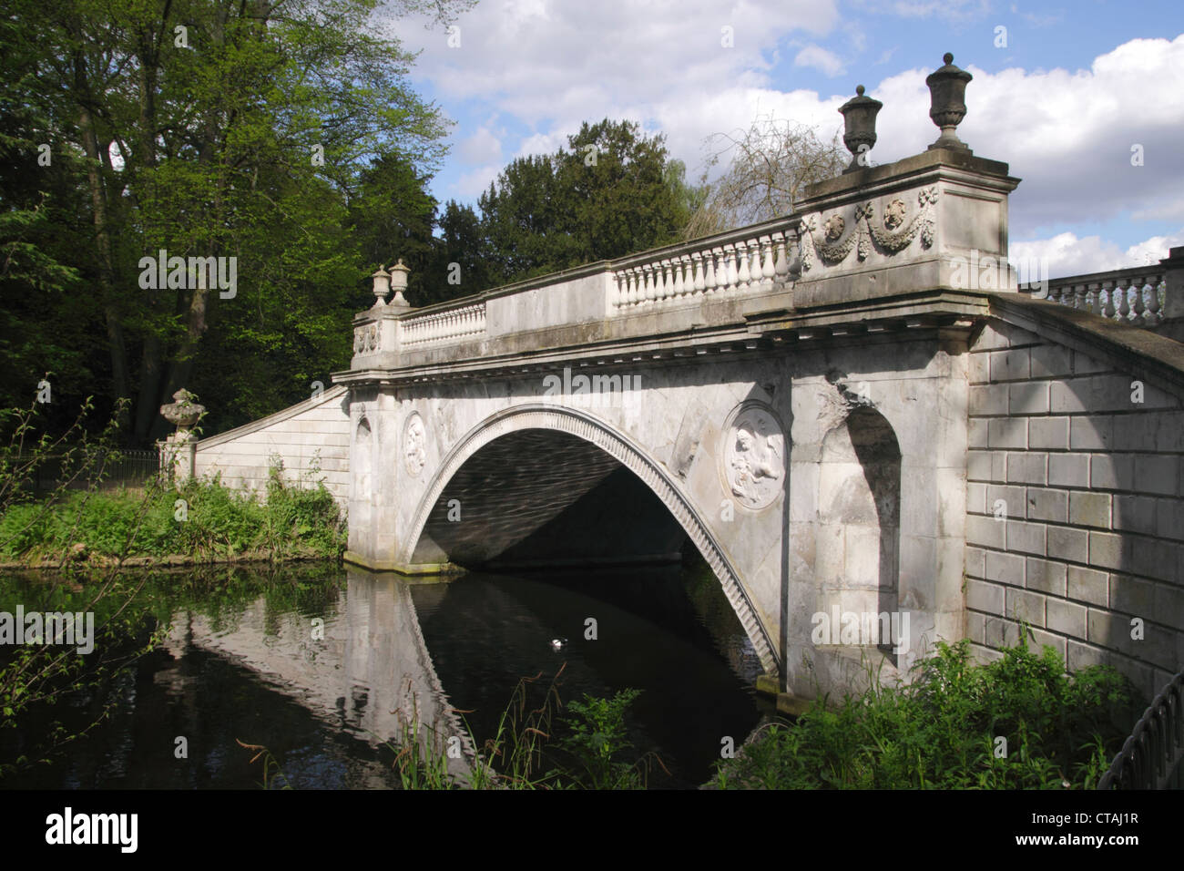 Classic Bridge in Chiswick House Gardens London Stockfoto