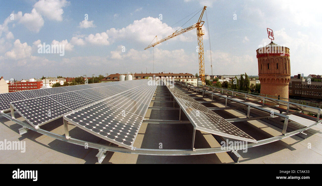 Berlin - eine Photovoltaikanlage auf dem Dach Stockfoto