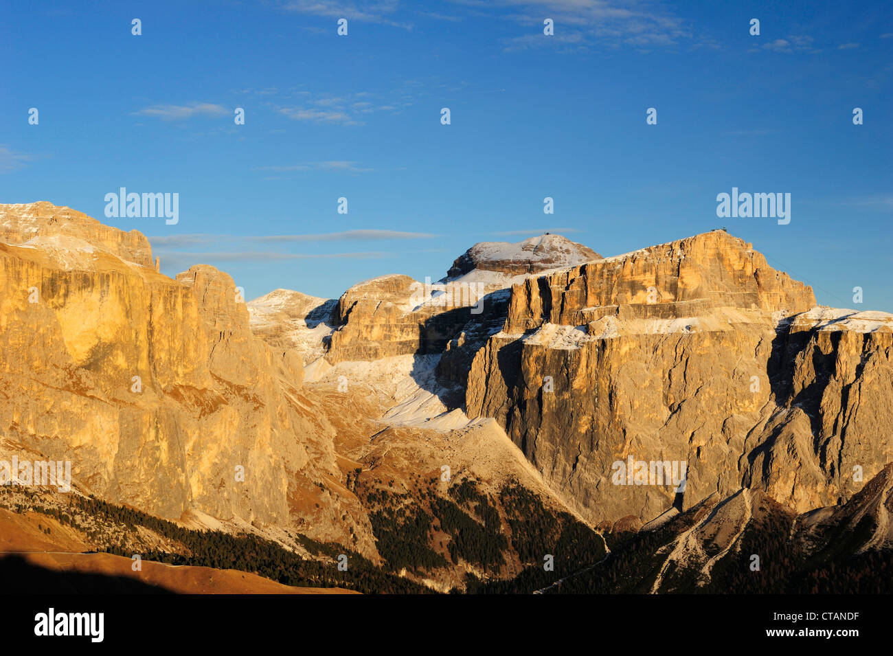 Felswände des Sella-Palette mit Piz Ciavazes, Piz Boe und Pordoispitze, Dolomiten, UNESCO World Heritage Site Dolomiten, South Ty Stockfoto