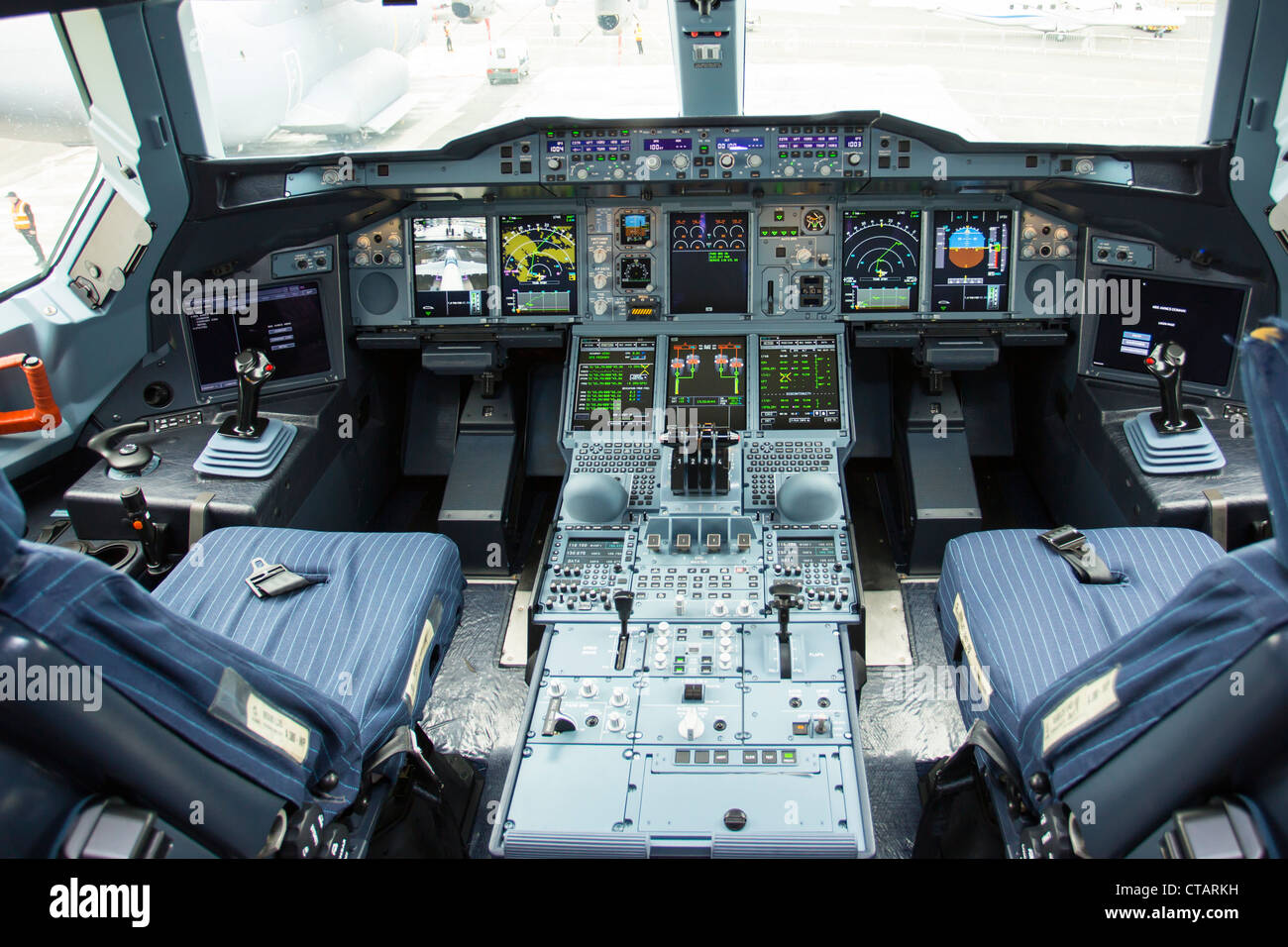 Airbus Cockpit Stockfotos Airbus Cockpit Bilder Alamy