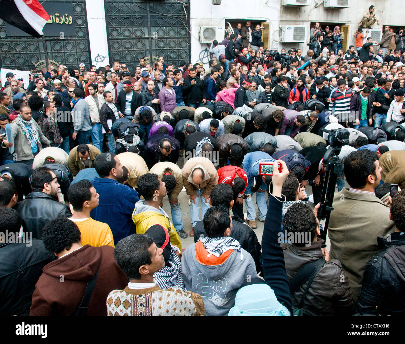 Cairo-Demonstrationen, dokumentieren 31. Januar 2012-Ägypter ihre Revolution mit Digitalkameras & social-media Stockfoto