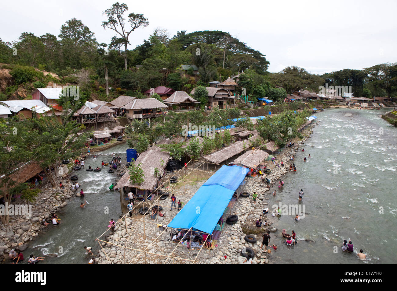 Bukit Lawang am Fluss Bahorok in Nord-Sumatra Insel Sumatra, Indonesien, Südostasien Stockfoto