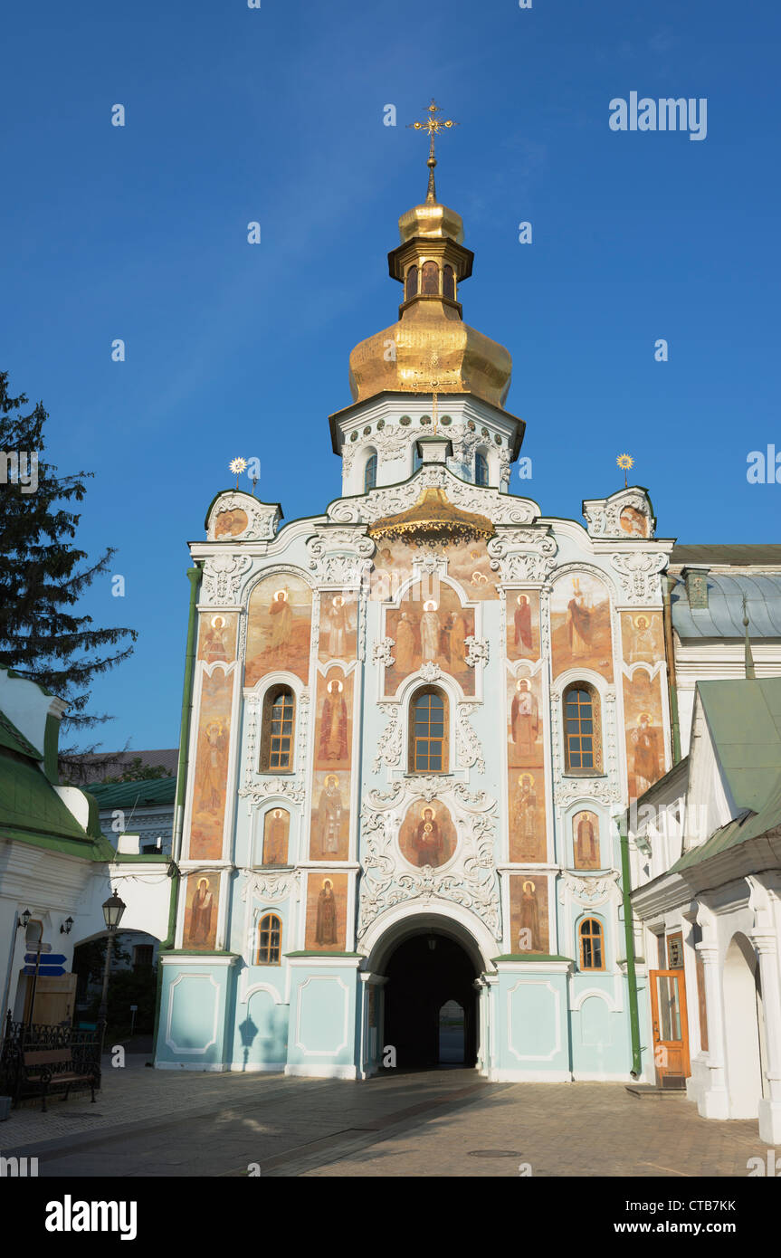 Tor-Dreifaltigkeitskirche im Kiewer Höhlenkloster (XII-XVIII Jahrhundert) Stockfoto