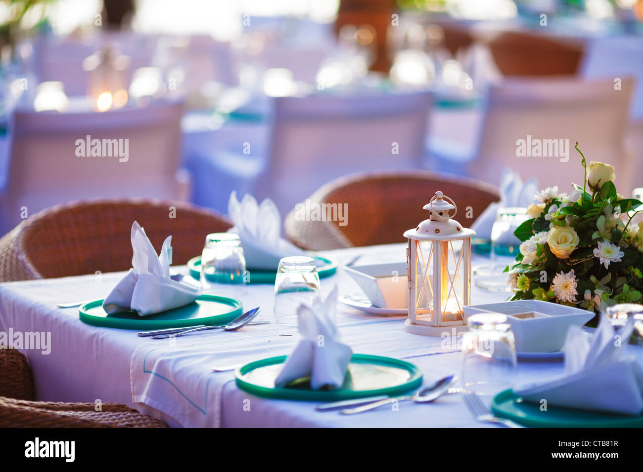 In der Luxus-Restaurant im Freien. Geringe Schärfentiefe. Stockfoto