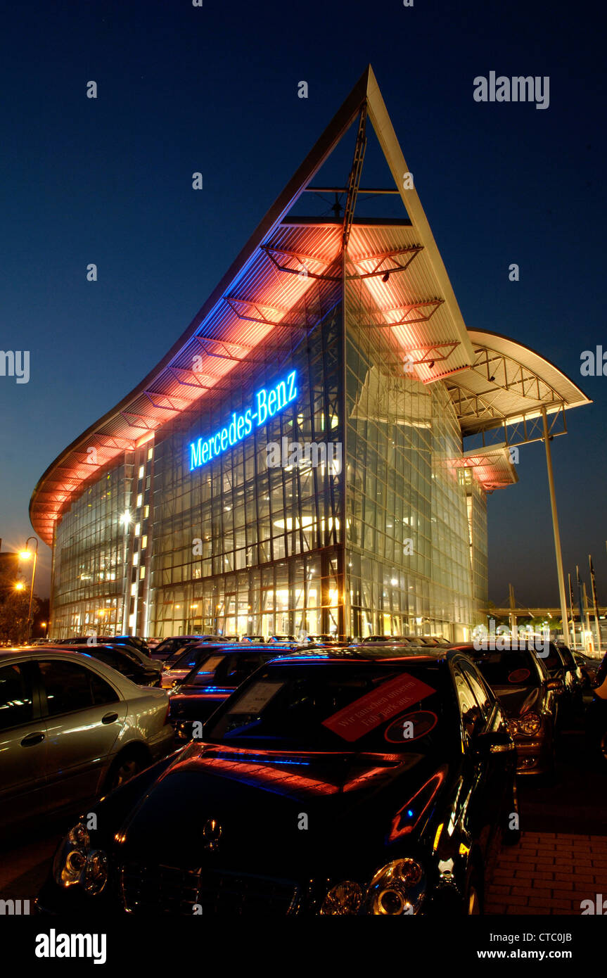 Mercedes Benz Branch Stockfotos Und Bilder Kaufen Alamy