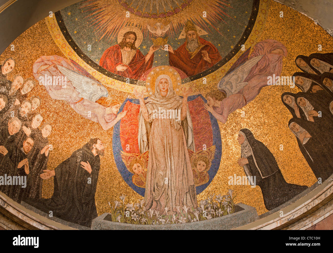 Rom - 22 März: Mosaik der Jungfrau Maria aus dem Apsis der Kirche Santa Prassede am 22. März 2012 in Rom. Stockfoto