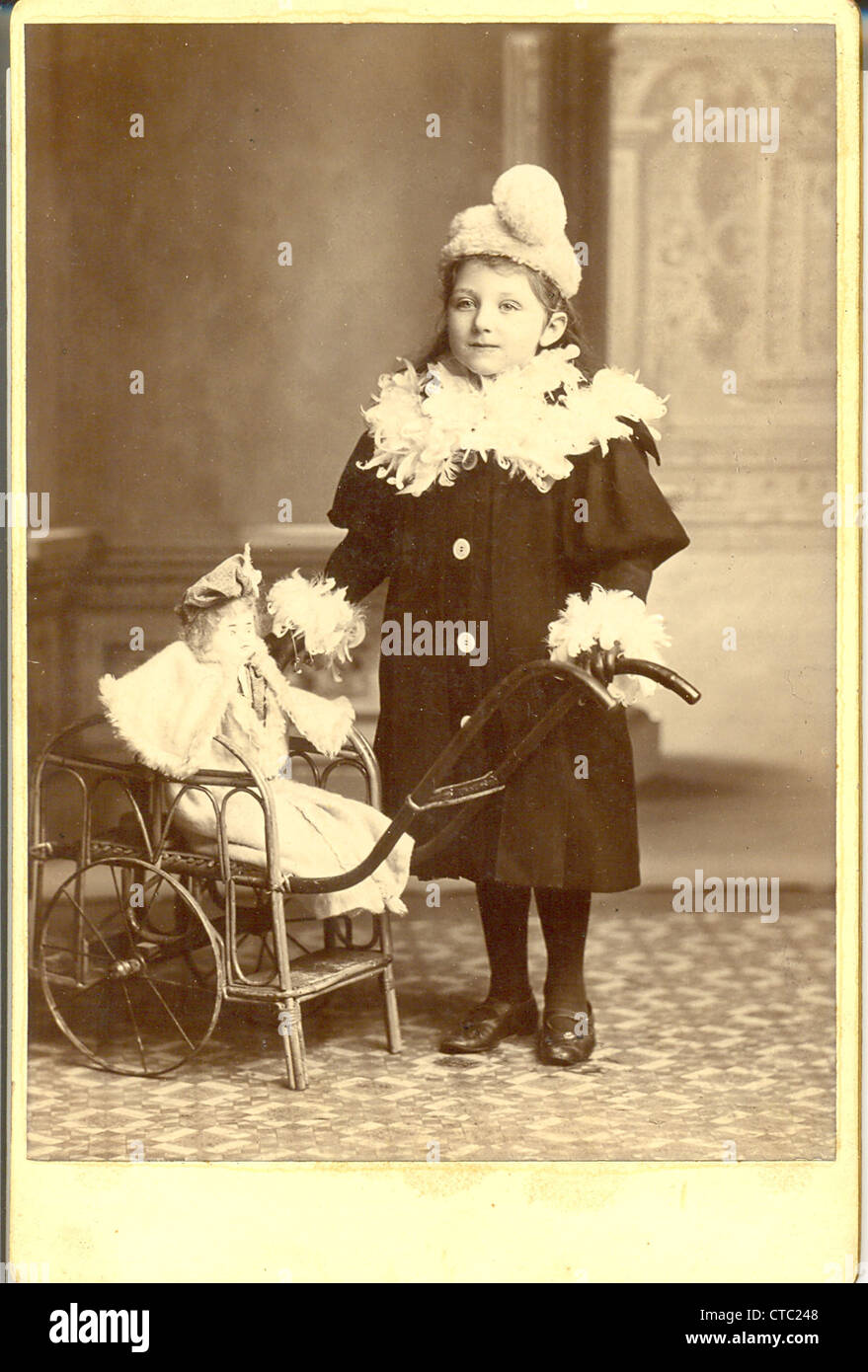 Kabinett Porträt von Irene Muriel Babb Carrick Stockfoto