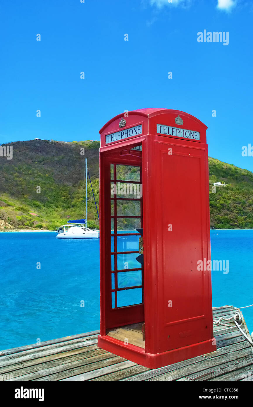 Antike rote Telefonzelle in den British Virgin Islands Stockfoto