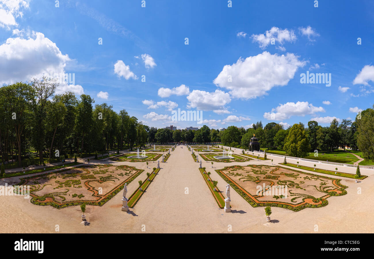 Gärten des Palais Branicki in Bialystok, Polen. Das "Versailles des Nordens" und "Polnische Versailles" genannt. Stockfoto