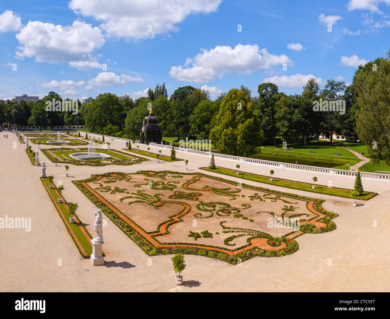 Gärten des Palais Branicki in Bialystok, Polen. Das "Versailles des Nordens" und "Polnische Versailles" genannt. Stockfoto