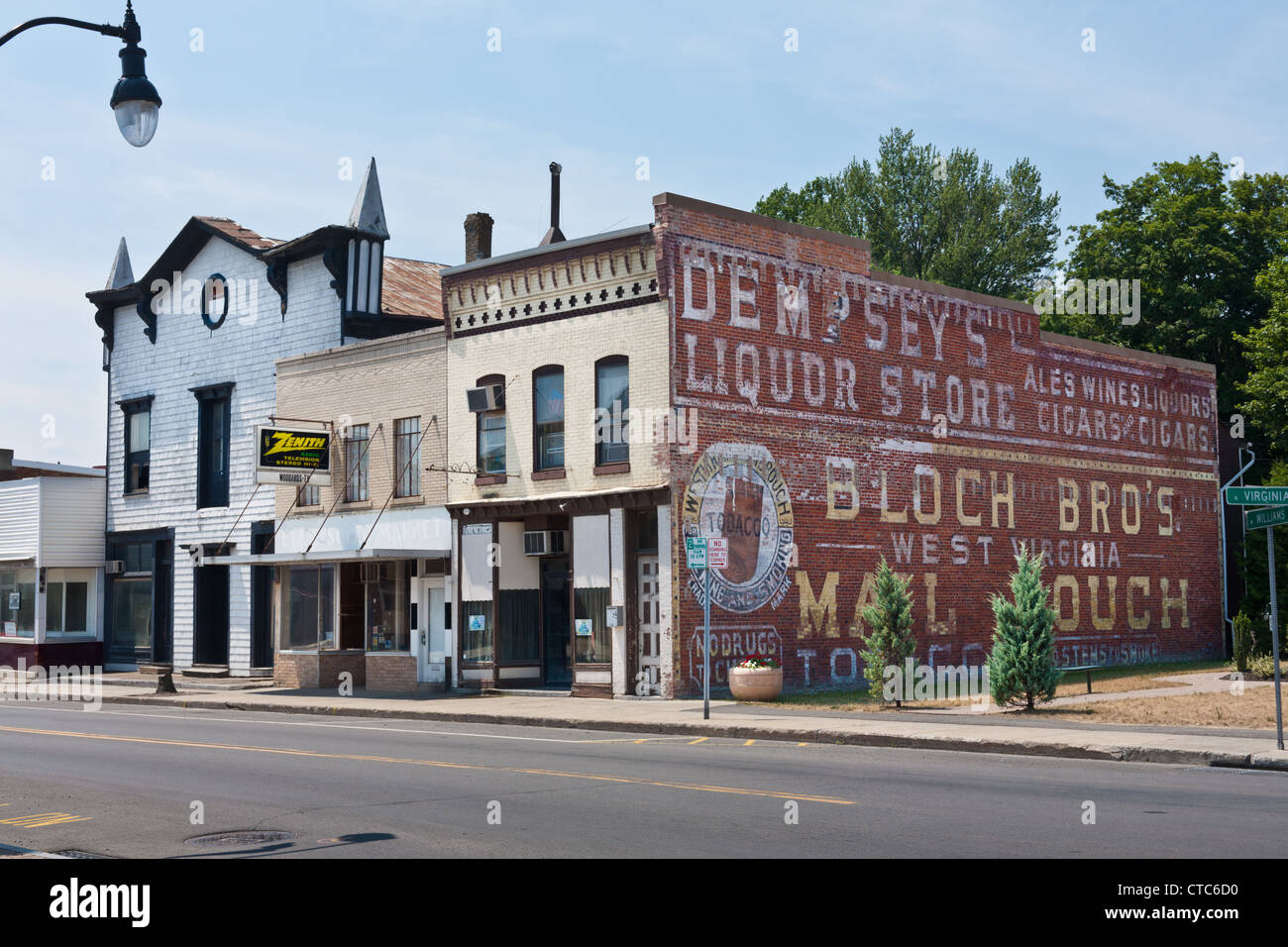 Waterloo, New York State, Finger Lakes, ist eines der wenigen intakten Mail Pouch Tabak Zeichen im Nordosten USA Stockfoto
