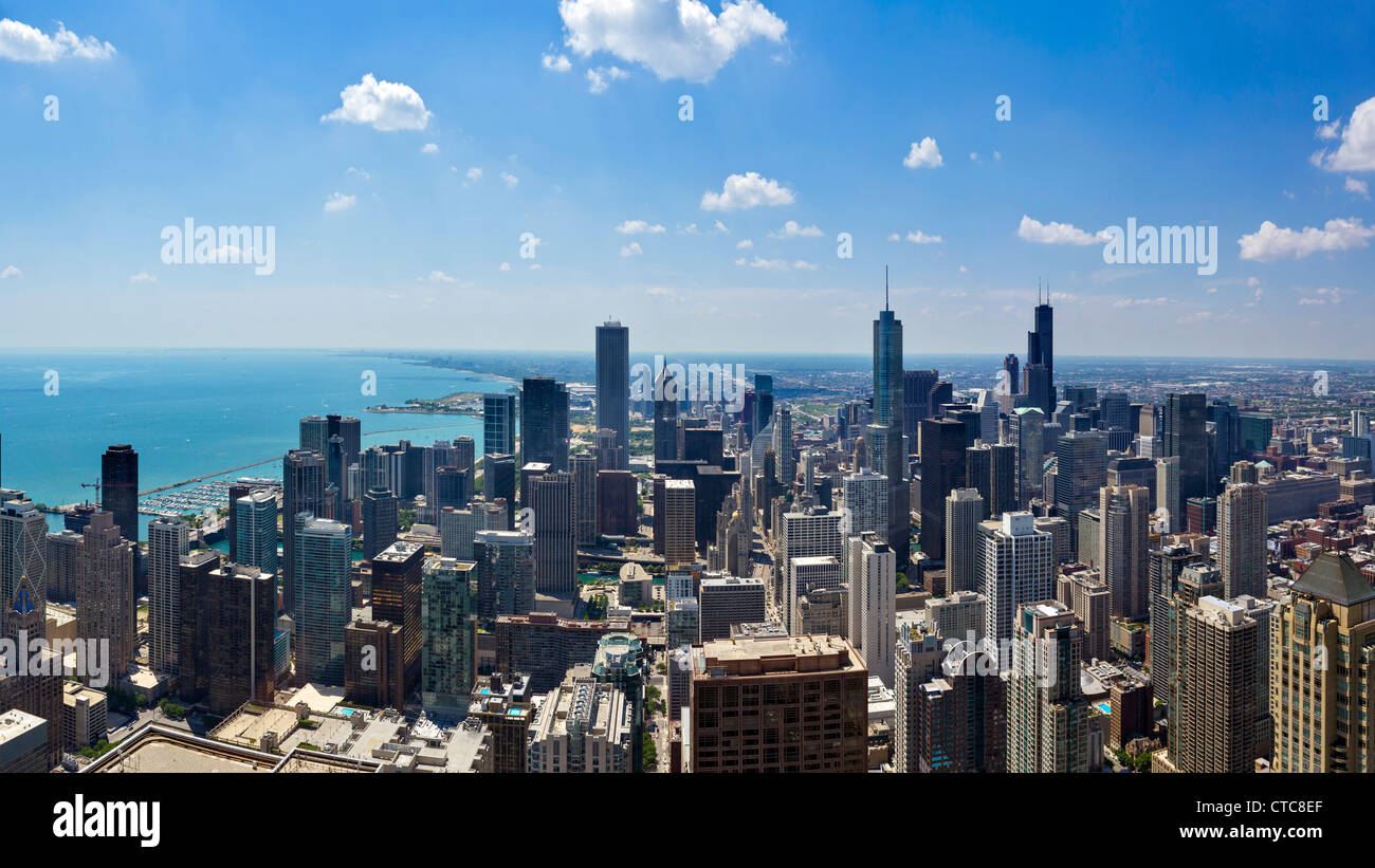 Die Skyline der Stadt Blick von der Sternwarte auf dem John Hancock Building (360 Chicago), N Michigan Avenue, Chicago, Illinois, USA Stockfoto