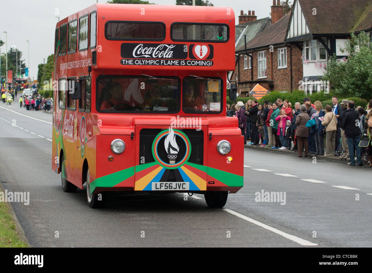 Coca Cola, Sponsor der Olympischen Staffel, A6, Oadby, Leicester Stockfoto