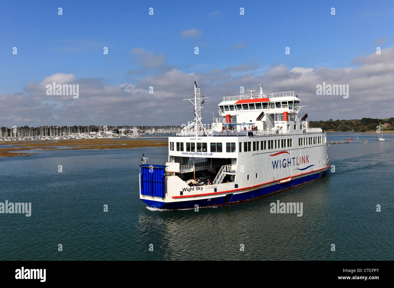 4128. Wight-Link Fähre verlassen Lymington, Hampshire, UK Stockfoto