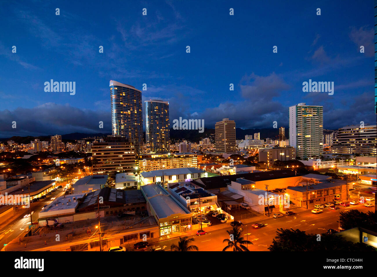 Dämmerung, Honolulu, Oahu, Hawaii Stockfoto