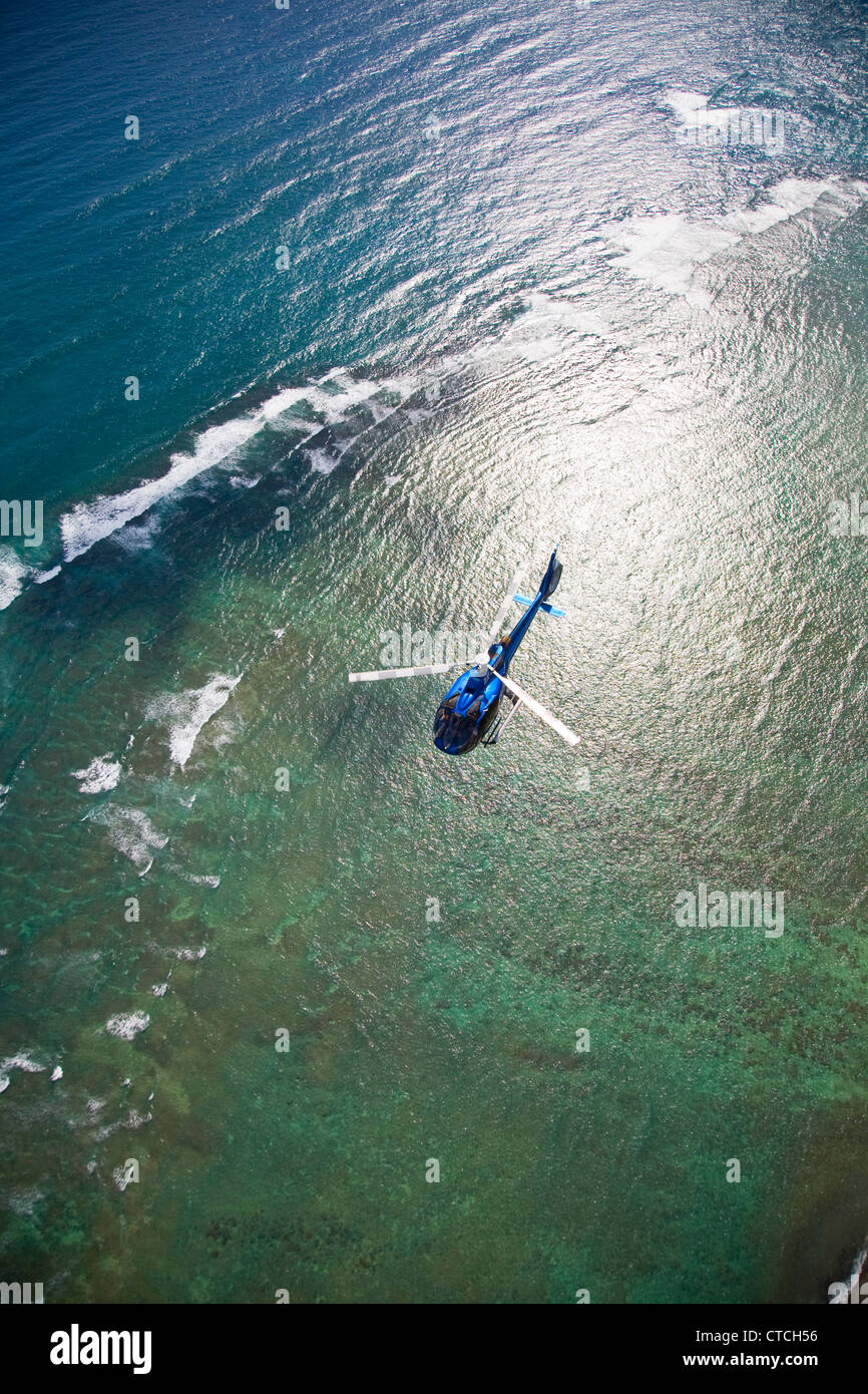 Hubschrauber über Riff, Hawaii Stockfoto