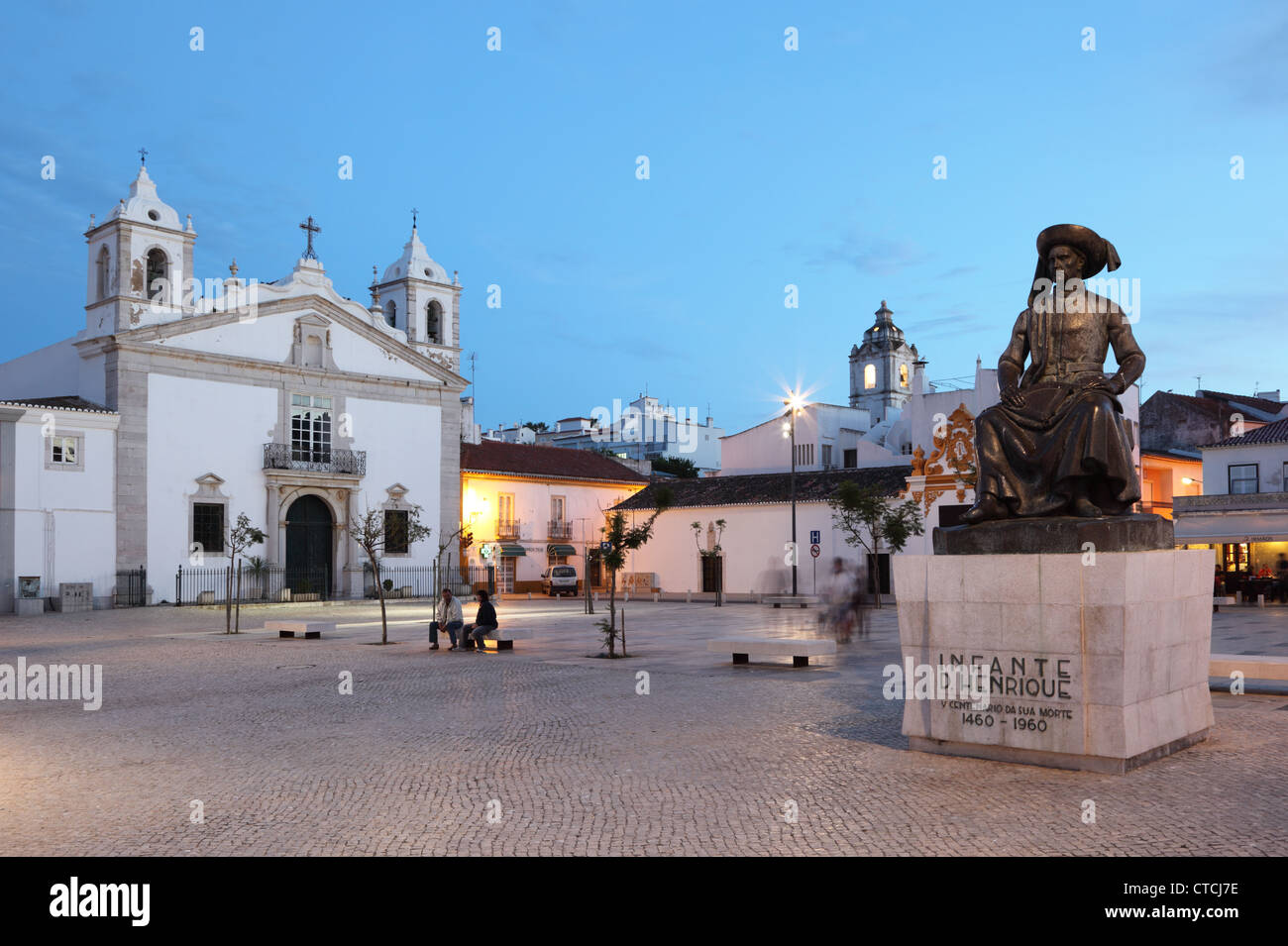 Platz in Lagos bei Dämmerung, Algarve, Portugal Stockfoto