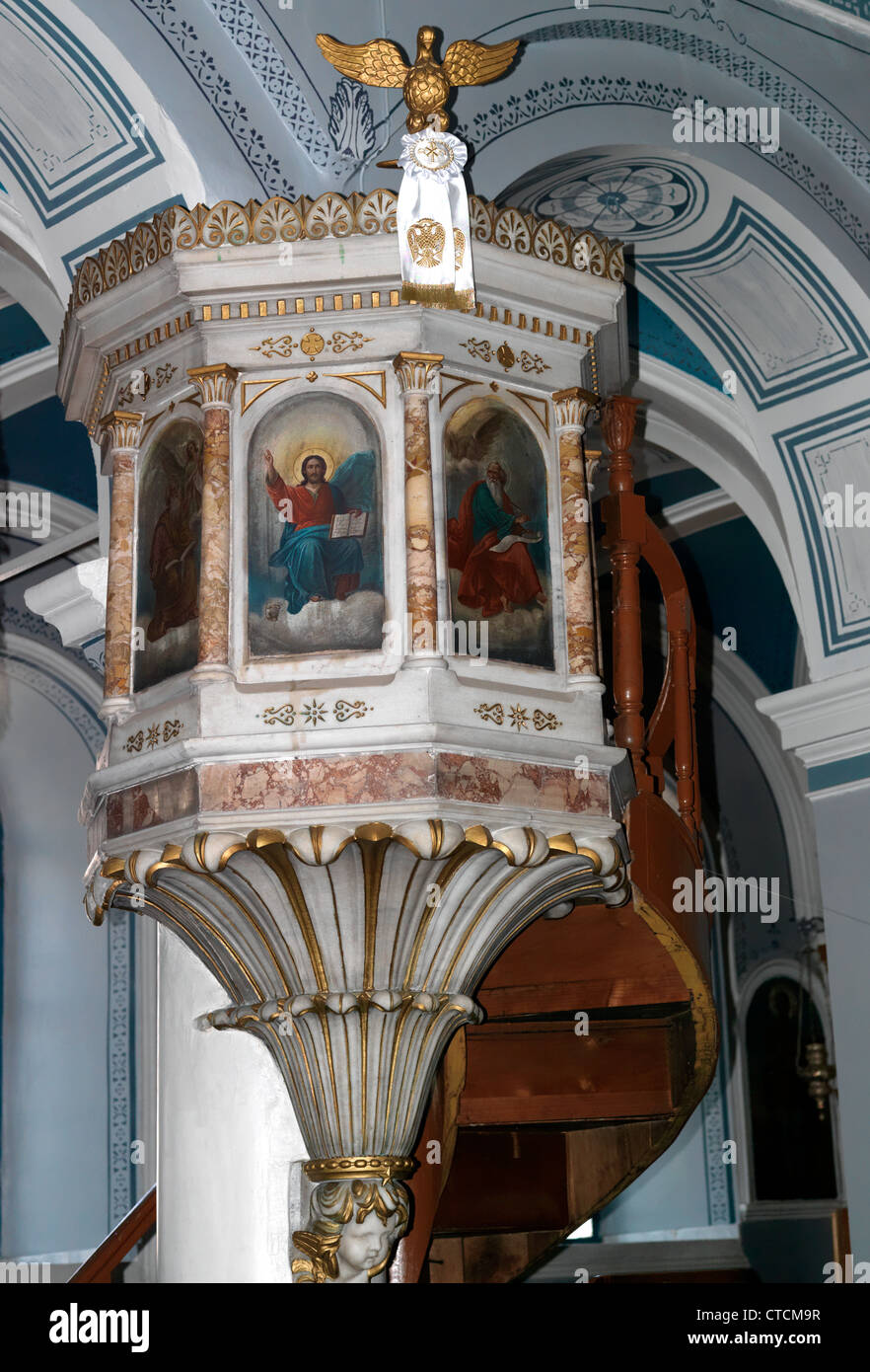 Kirche der Heiligen Dreifaltigkeit von Samos Griechenland Pagondas reich verzierte Kanzel Stockfoto Kirche der Heiligen Dreifaltigkeit von Samos Griechenland Pagondas reich verzierte Kanzel Stockfoto
