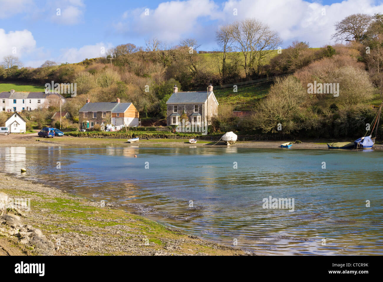 Riverside an der Cornish Dorf Coombe Cornwall England UK Stockfoto