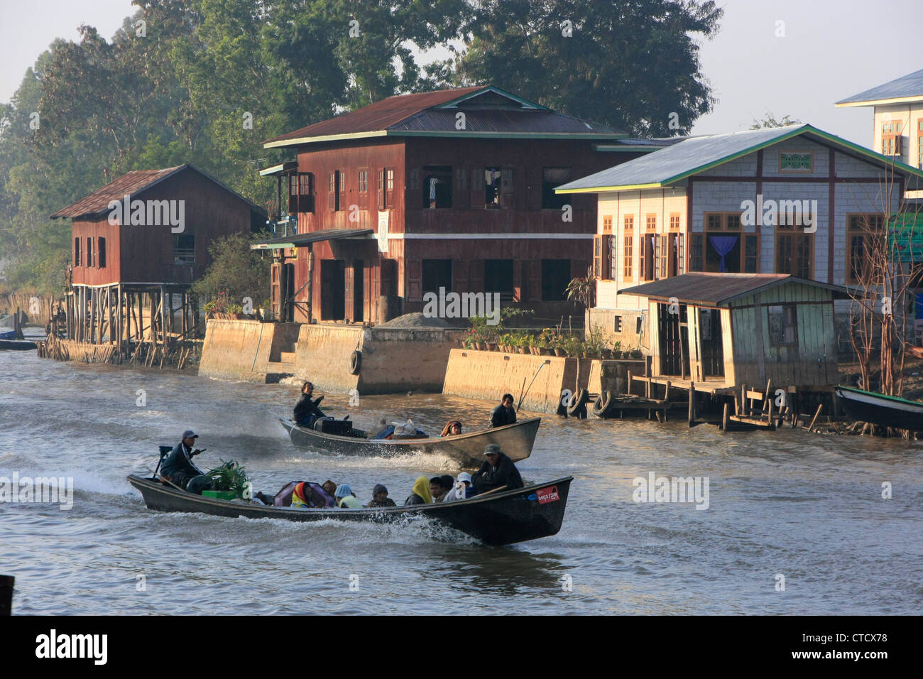 Motorboote, Transport von Personen und Gütern, Inle-See, Shan Staat, Myanmar, Südostasien Stockfoto