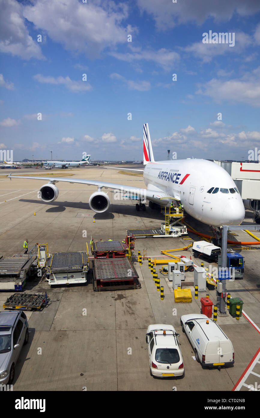 Air France Airbus A380 draußen Terminal 4, Flughafen Heathrow, London, England, UK, Deutschland, GB, Stockfoto