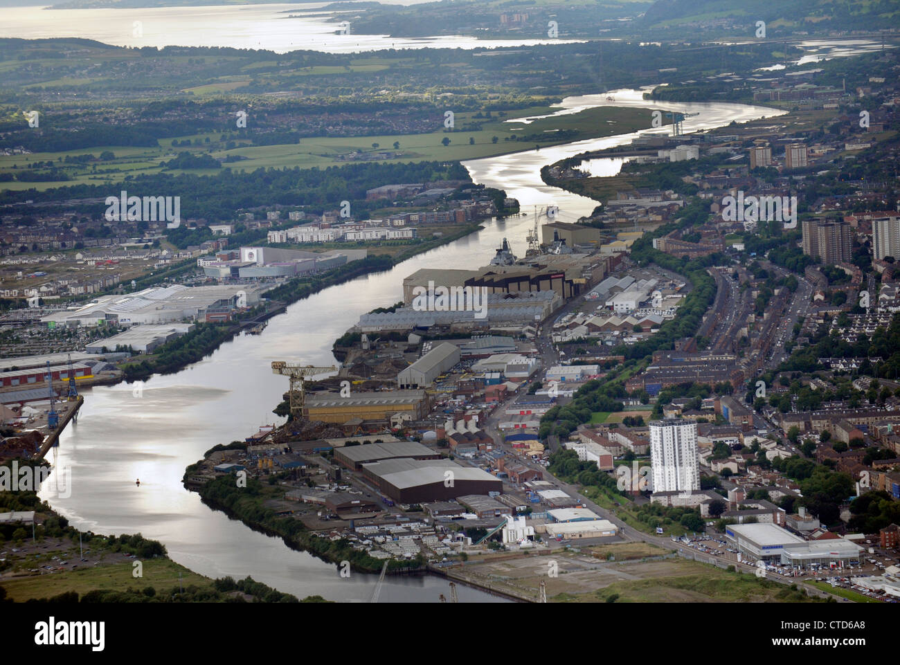 Luftbild von der Schiffbau in Glasgow nach unten den Fluss Clyde. Stockfoto