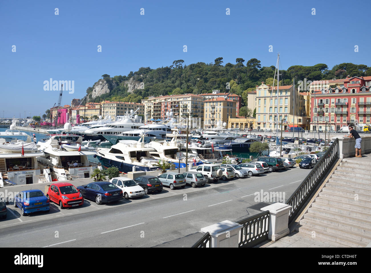 Bootshafen in Nice Vieux Port (Alter Hafen), Nizza, Côte d ' Azur, Alpes-Maritimes, Provence-Alpes-Côte d ' Azur, Frankreich Stockfoto