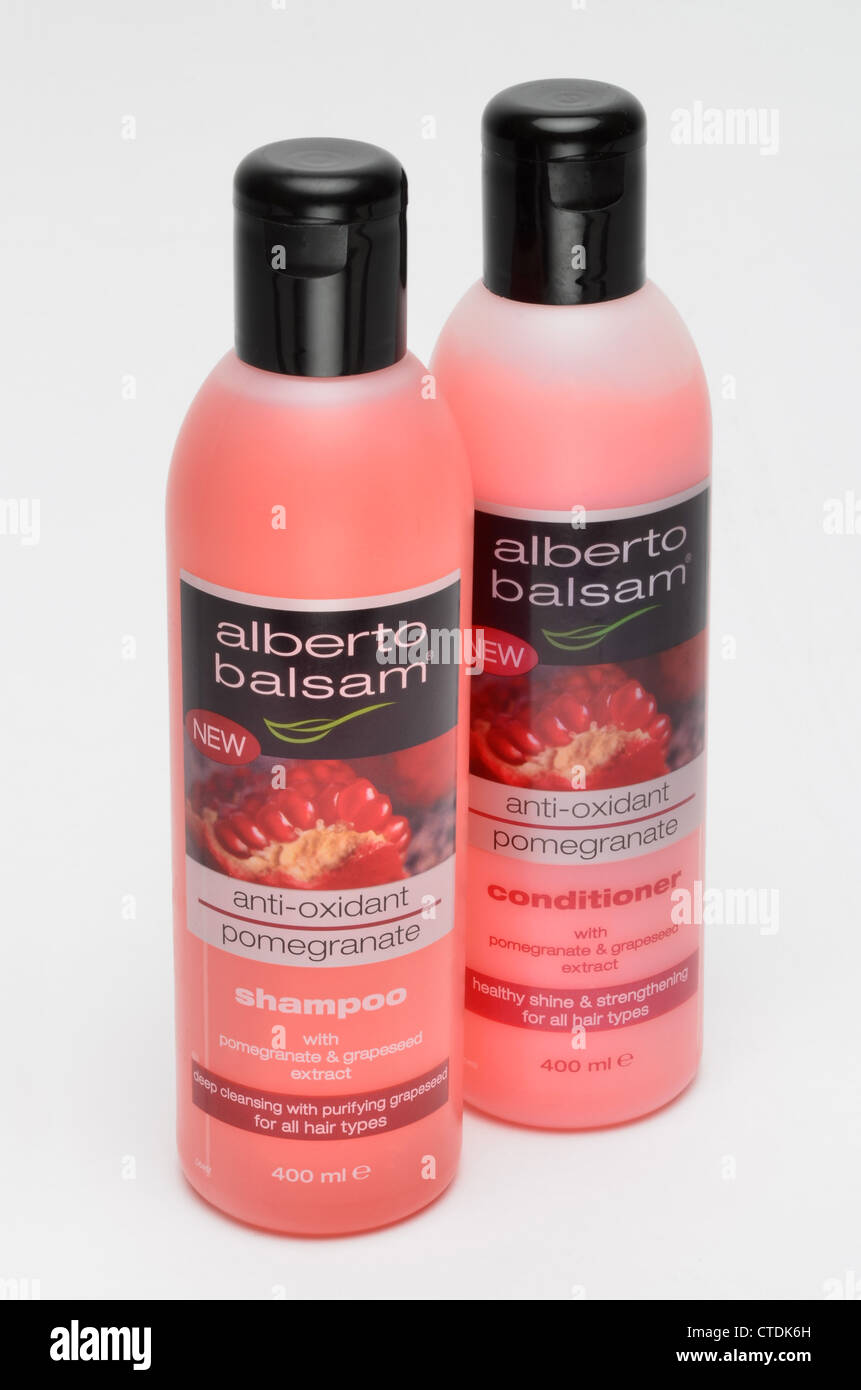 Shampoo conditioner bottles Fotos und Bildmaterial in hoher Auflösung