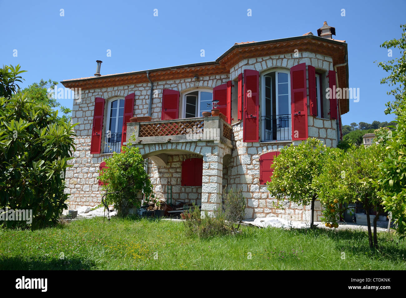 Kleine Villa in der Nähe von Grasse, Côte d ' Azur, Alpes-Maritimes, Provence-Alpes-Côte d ' Azur, Frankreich Stockfoto