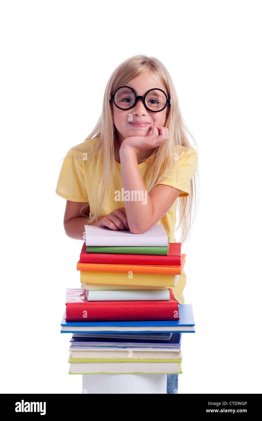 Mädchen mit Stapel Bücher. Isoliert auf weißem Hintergrund Stockfoto