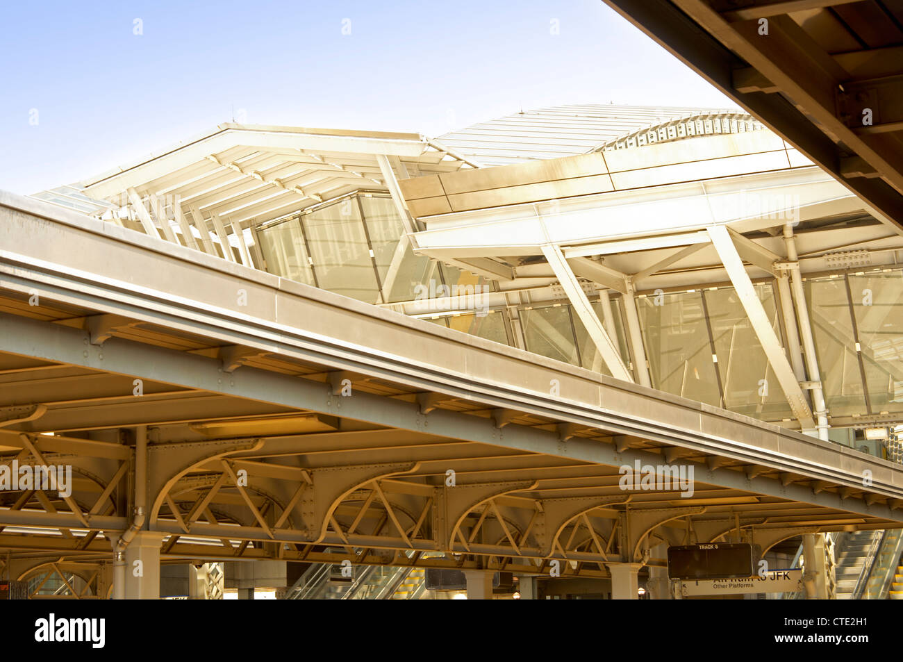 Dach des Jamaica Railway station in New York Stockfoto