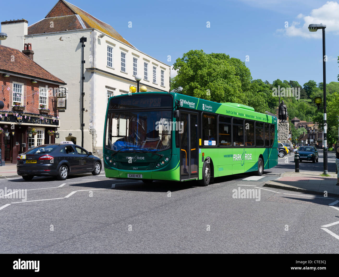 dh WINCHESTER HAMPSHIRE Winchestere Park und Ride Bus grün singledecker Stockfoto