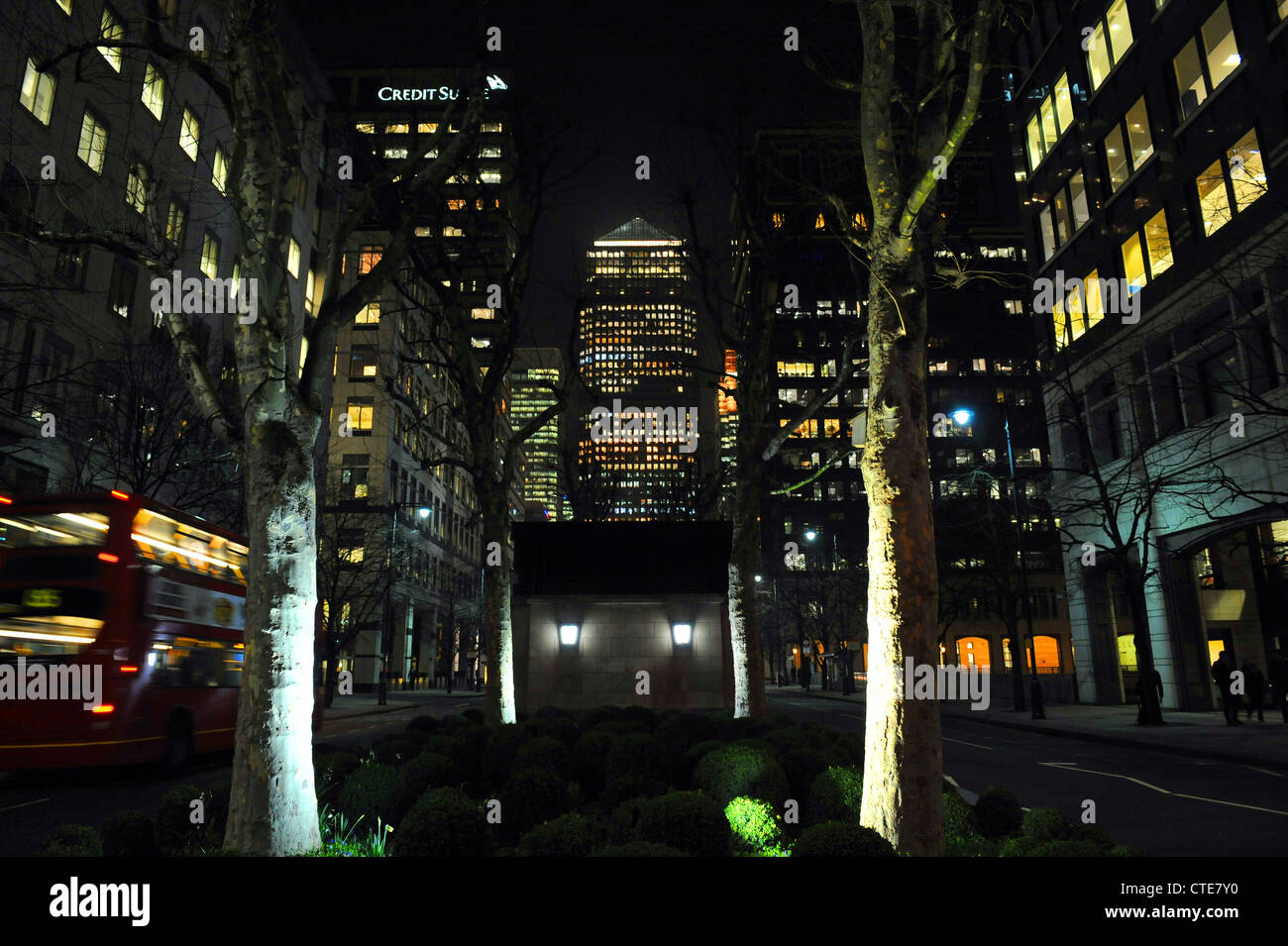 Canary Wharf London bei Nacht Stockfoto