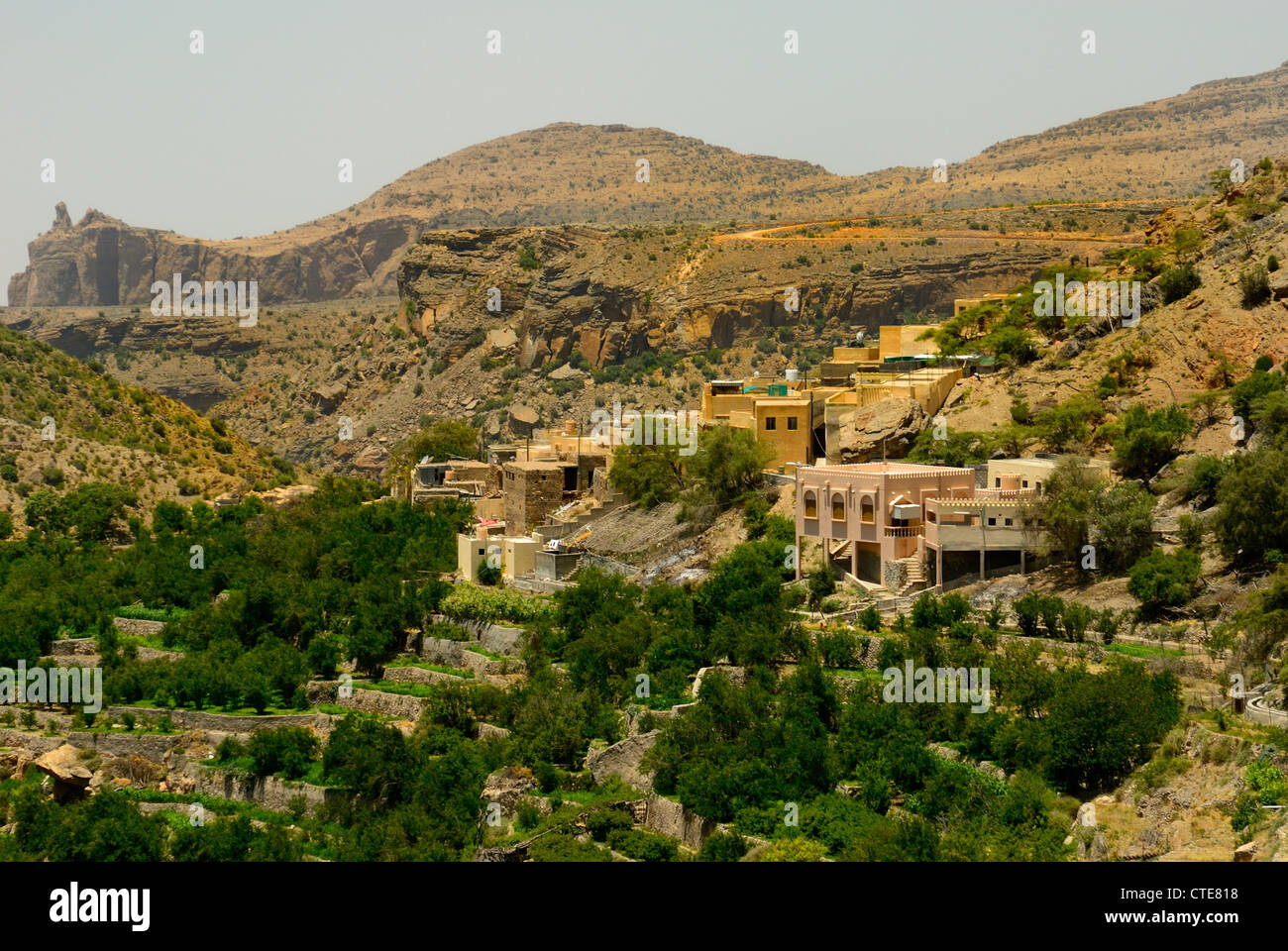 Dorf unter dem Saiq Plateau im Bereich von Jabal al Akhdar des westlichen Hajar-Gebirge, Oman Stockfoto