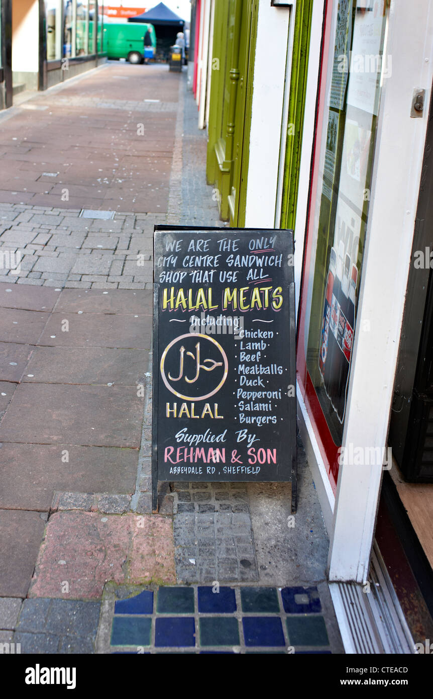 Melden Sie außen Sandwich Shop mit nur Halal-Fleisch, Sheffield Stadtzentrum UK Stockfoto