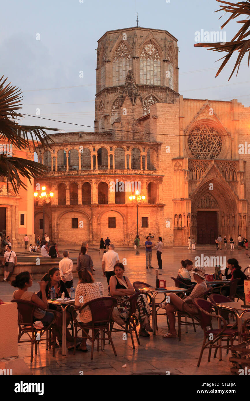 Spanien, Valencia, Plaza De La Virgen, Kathedrale, Nacht, Straße Café, Menschen, Stockfoto