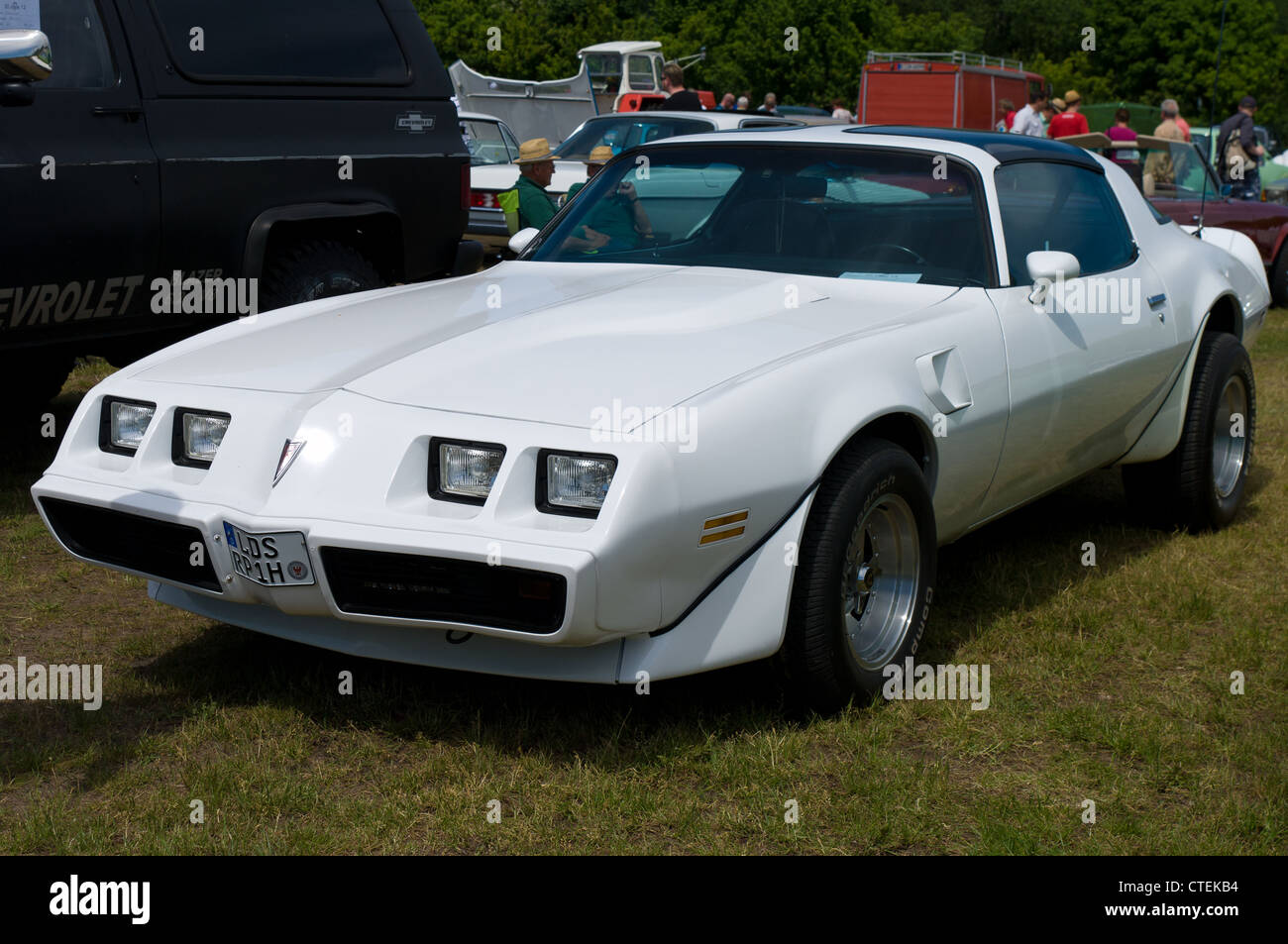 PAAREN IM GLIEN, Deutschland - Mai 26: Auto Pontiac Firebird, "Die Oldtimer Show" im MAFZ, 26. Mai 2012 in Paaren Im Glien, Deutschland Stockfoto