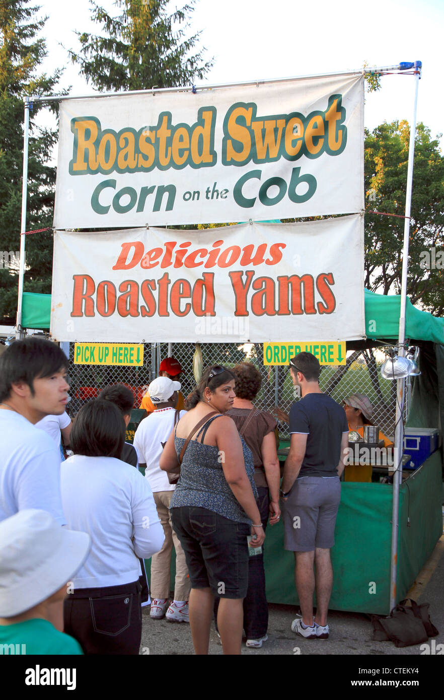 Ein geröstetem Mais Maiskolben Stand auf ein outdoor-Event in Kanada Stockfoto