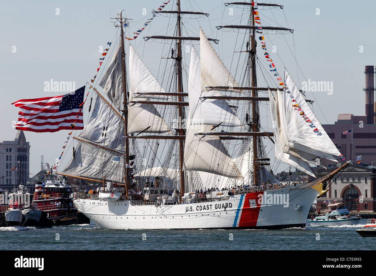 US Coast Guard Großsegler Adler, Boston Harbor Stockfoto