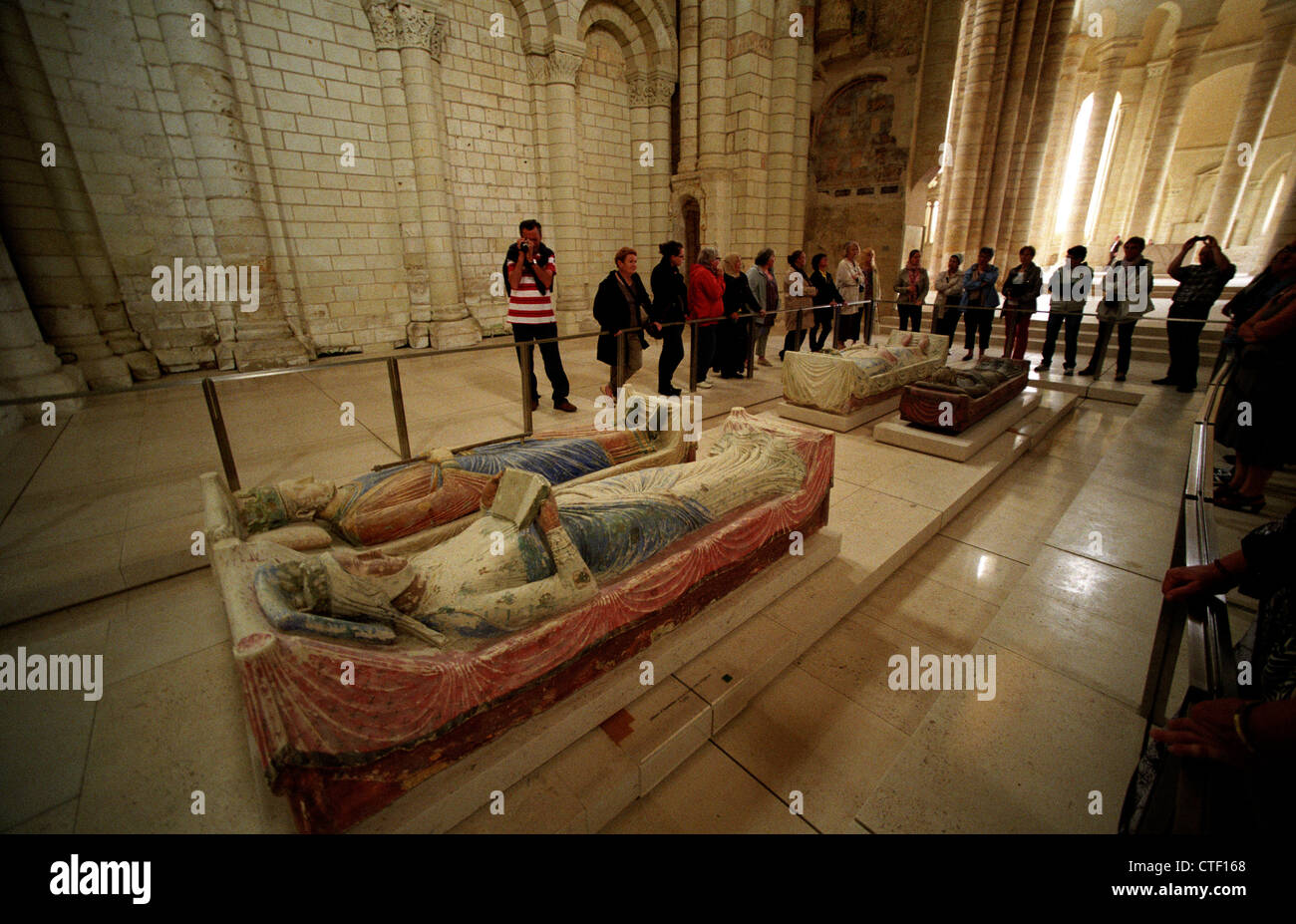 Abtei von Fontevraud, Loire, Frankreich. Juli 201. Gräber der Familie Plantagenet: Eleonore von Aquitanien und Heinrich II. von England Stockfoto