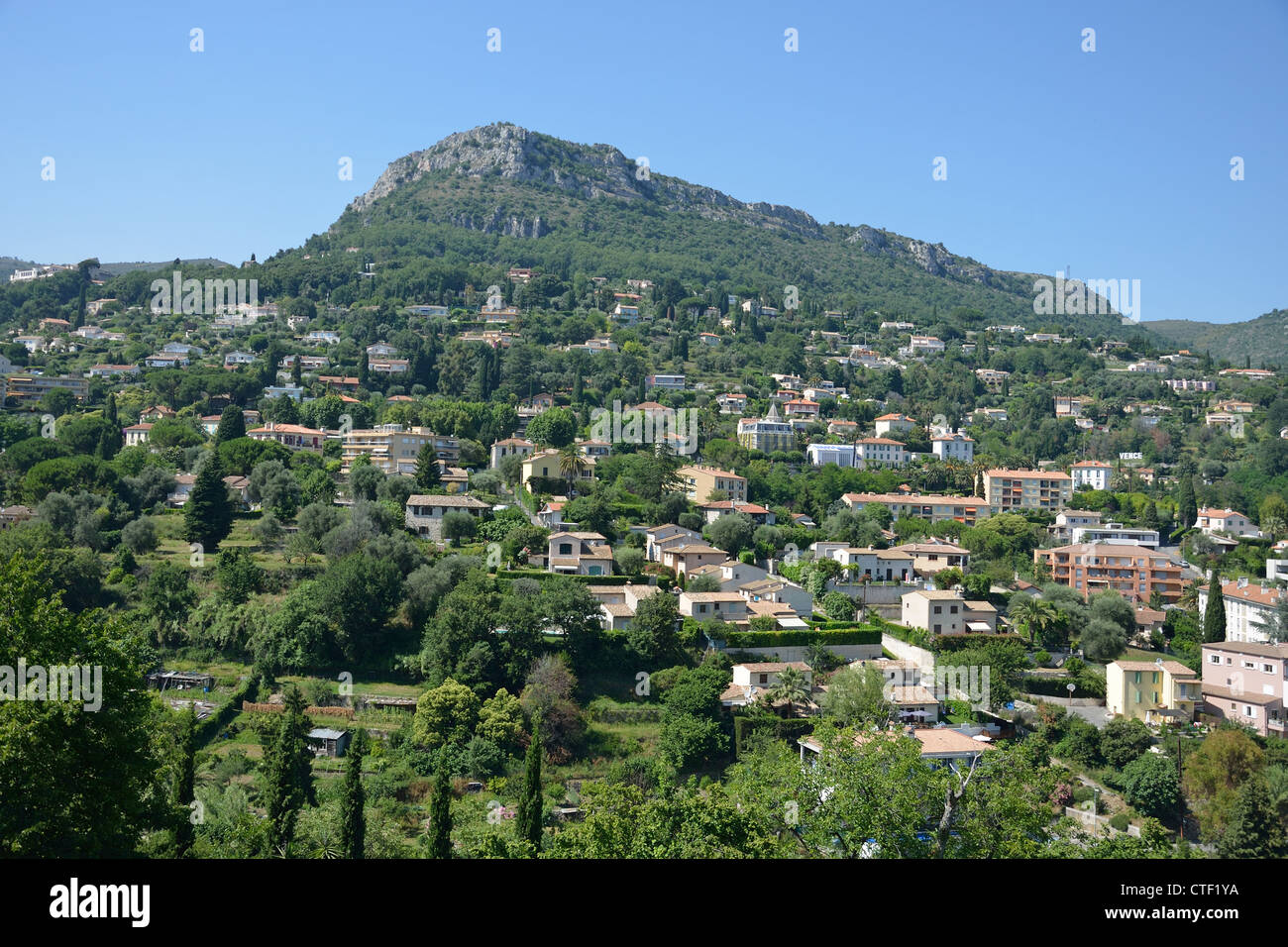 Ansicht der Kommune (Stadt) von Old Town Wände, Vence, Côte d ' Azur, Alpes-Maritimes, Provence-Alpes-Côte d ' Azur, Frankreich Stockfoto