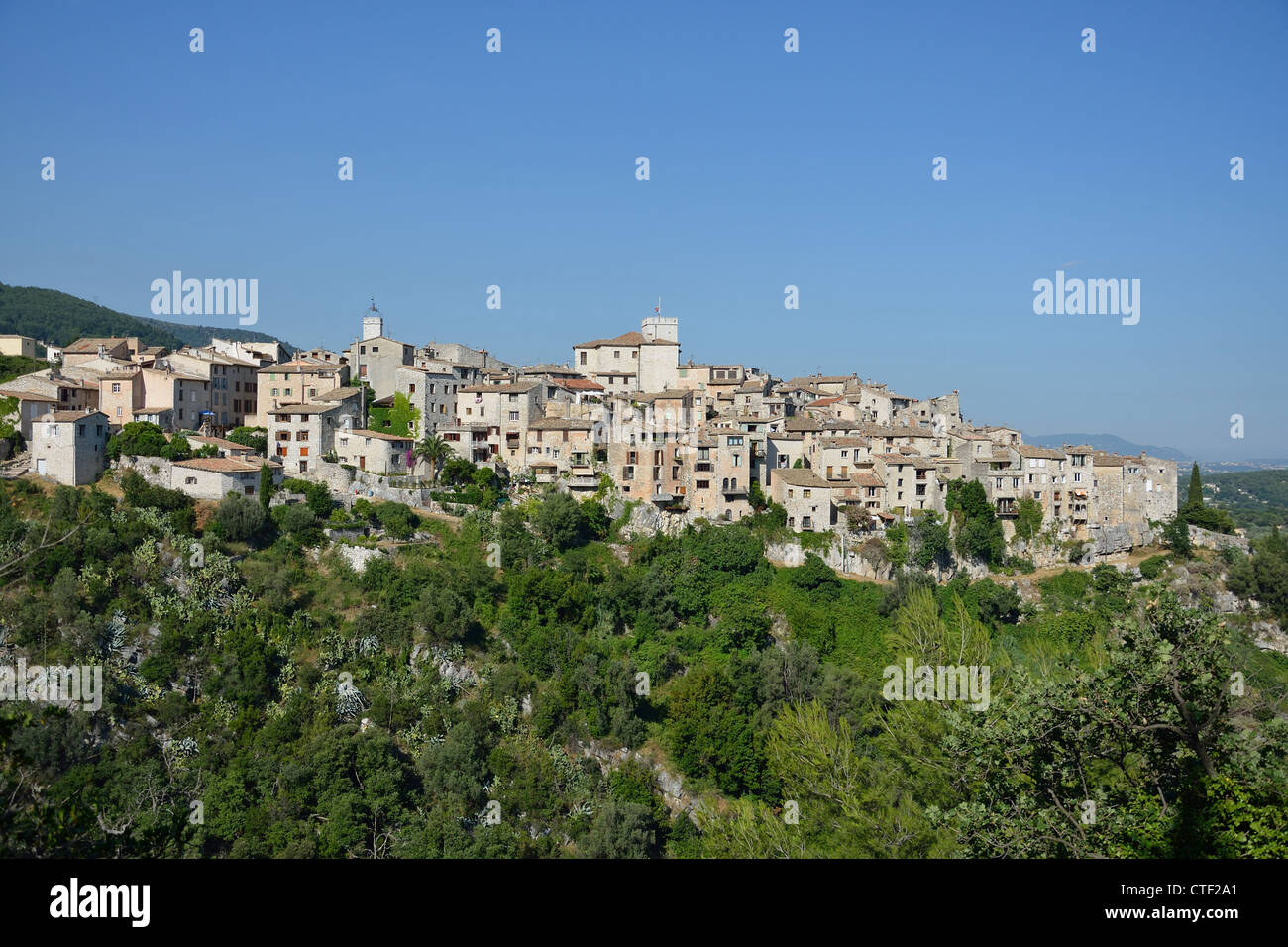 Hügel-Gemeinde (Dorf) von Tourrettes-Sur-Loup, Côte d ' Azur, Alpes-Maritimes, Provence-Alpes-Côte d ' Azur, Frankreich Stockfoto